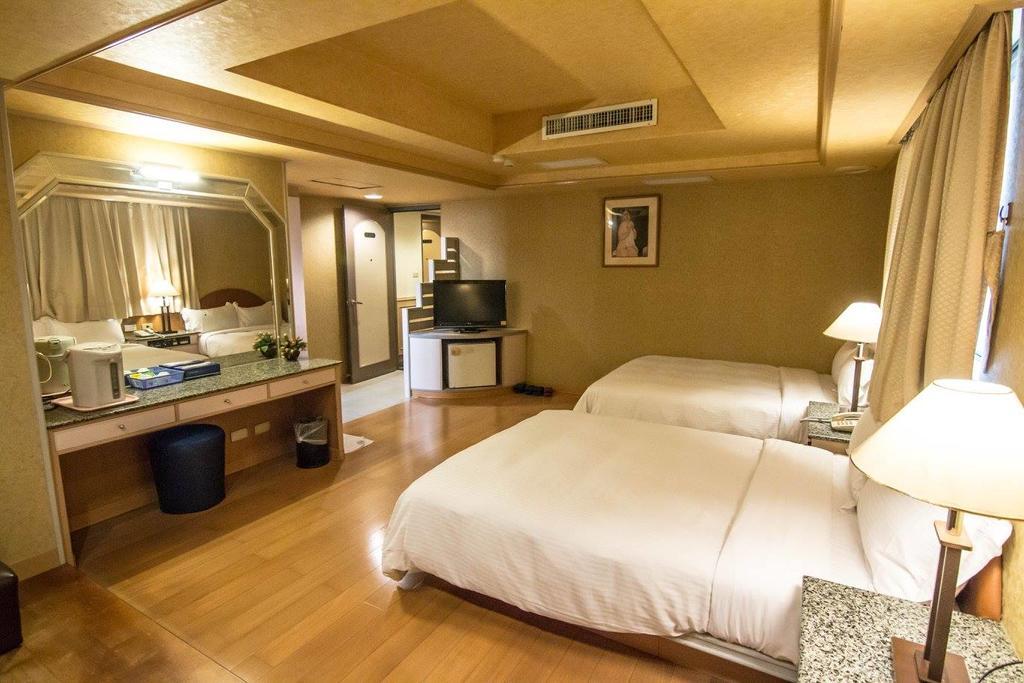 Katherine Plaza Hotel Kaohsiung Exterior photo